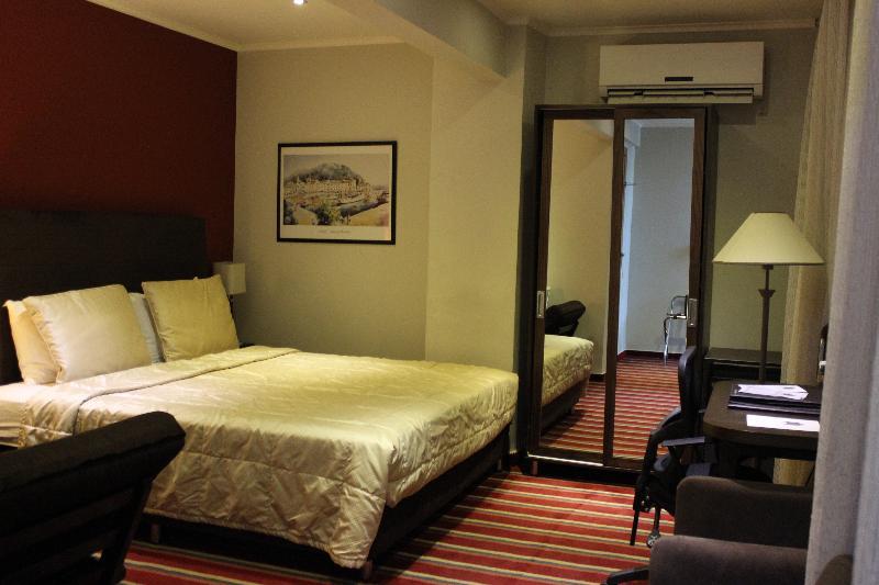 เดอะ เจ โฮเต็ล แอนด์ สปา Hotel เบรุต ภายนอก รูปภาพ