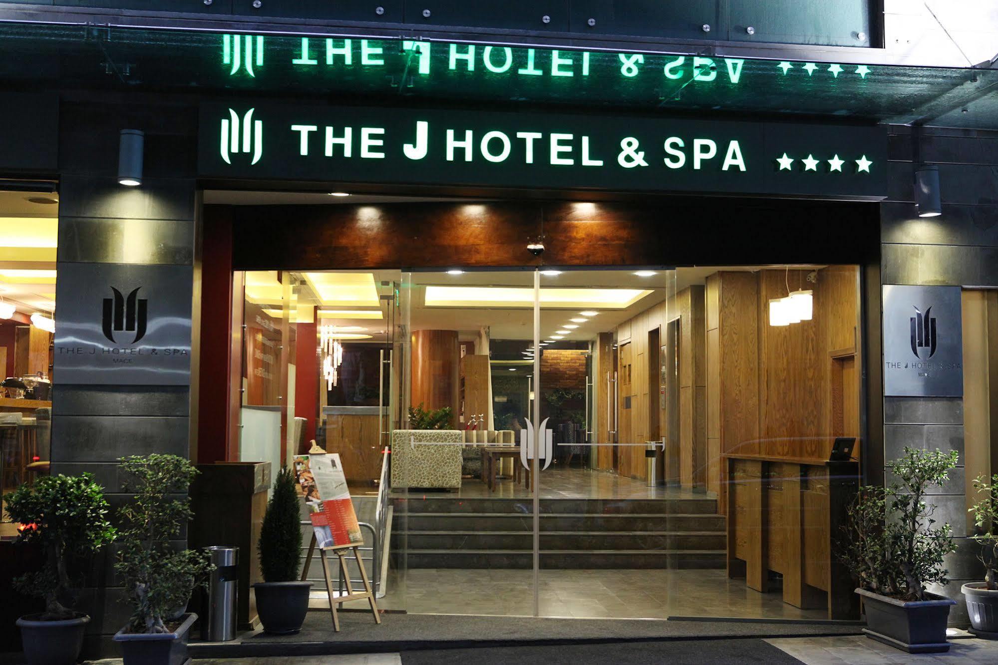เดอะ เจ โฮเต็ล แอนด์ สปา Hotel เบรุต ภายนอก รูปภาพ