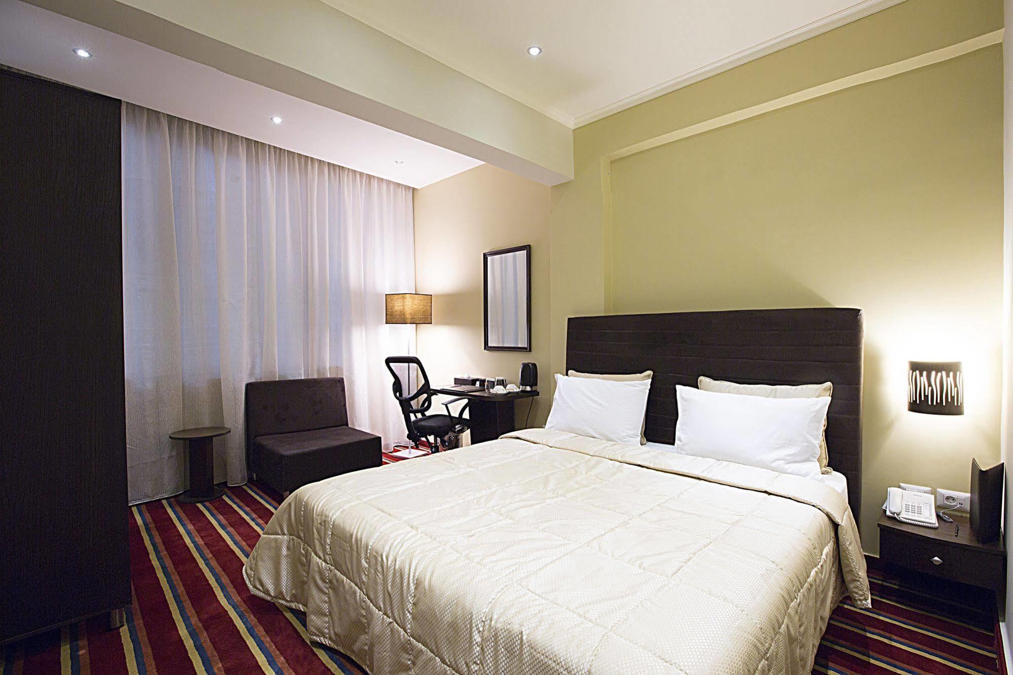 เดอะ เจ โฮเต็ล แอนด์ สปา Hotel เบรุต ภายนอก รูปภาพ